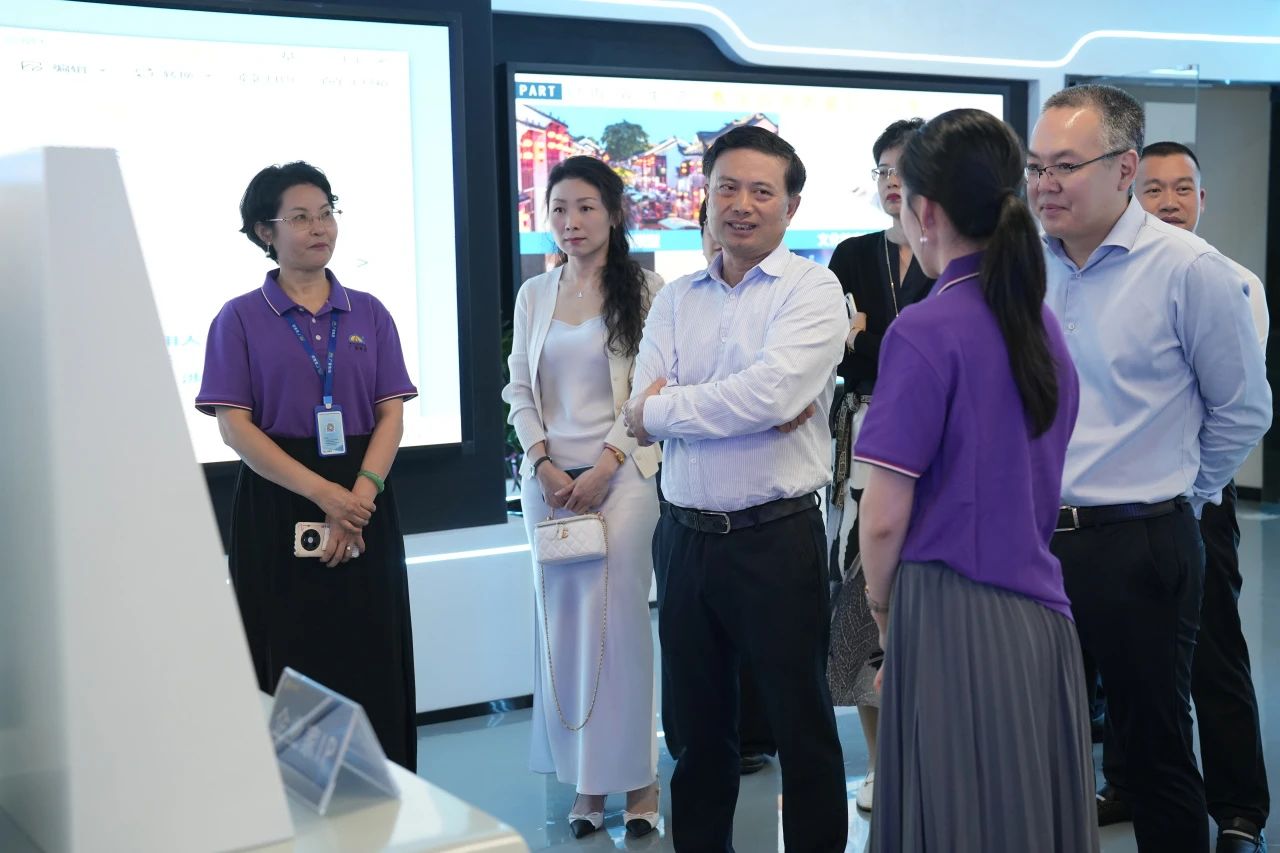 民盈集团、、天安数码城向导一行莅临1066vip威尼斯集团旅行交流